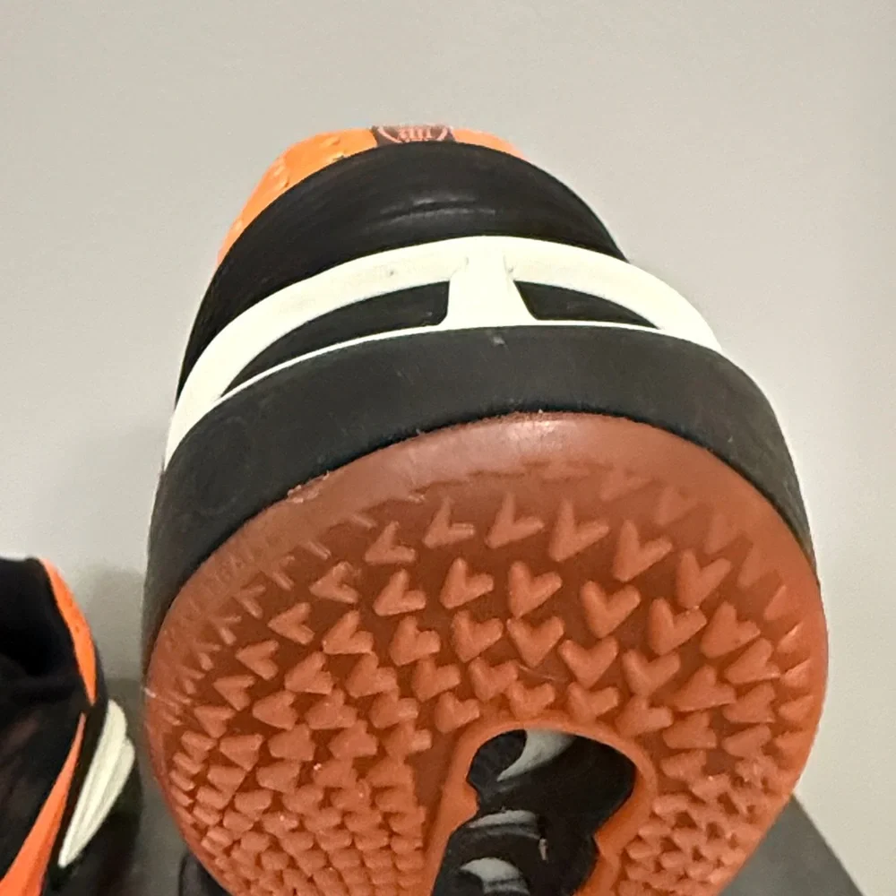 Gently used Nike GT cut version 2 Black and Orange basketball Sneaker Air zoom - Picture 12 of 14